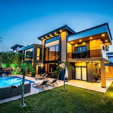 Villa Yakut Mansion